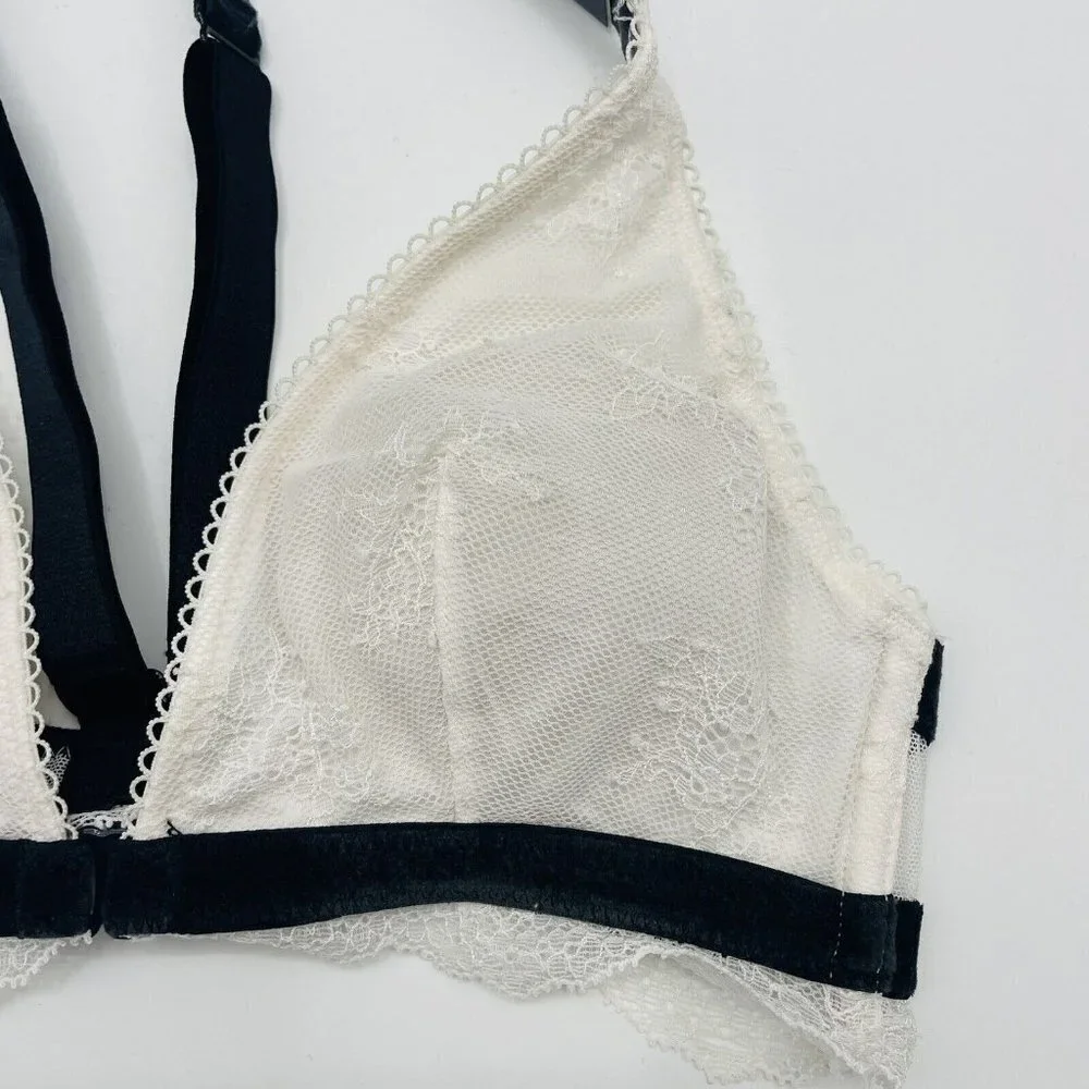 Victorias Secret Womens Size XS Lace Lined‎ Snap Front Bralette White Black 1516